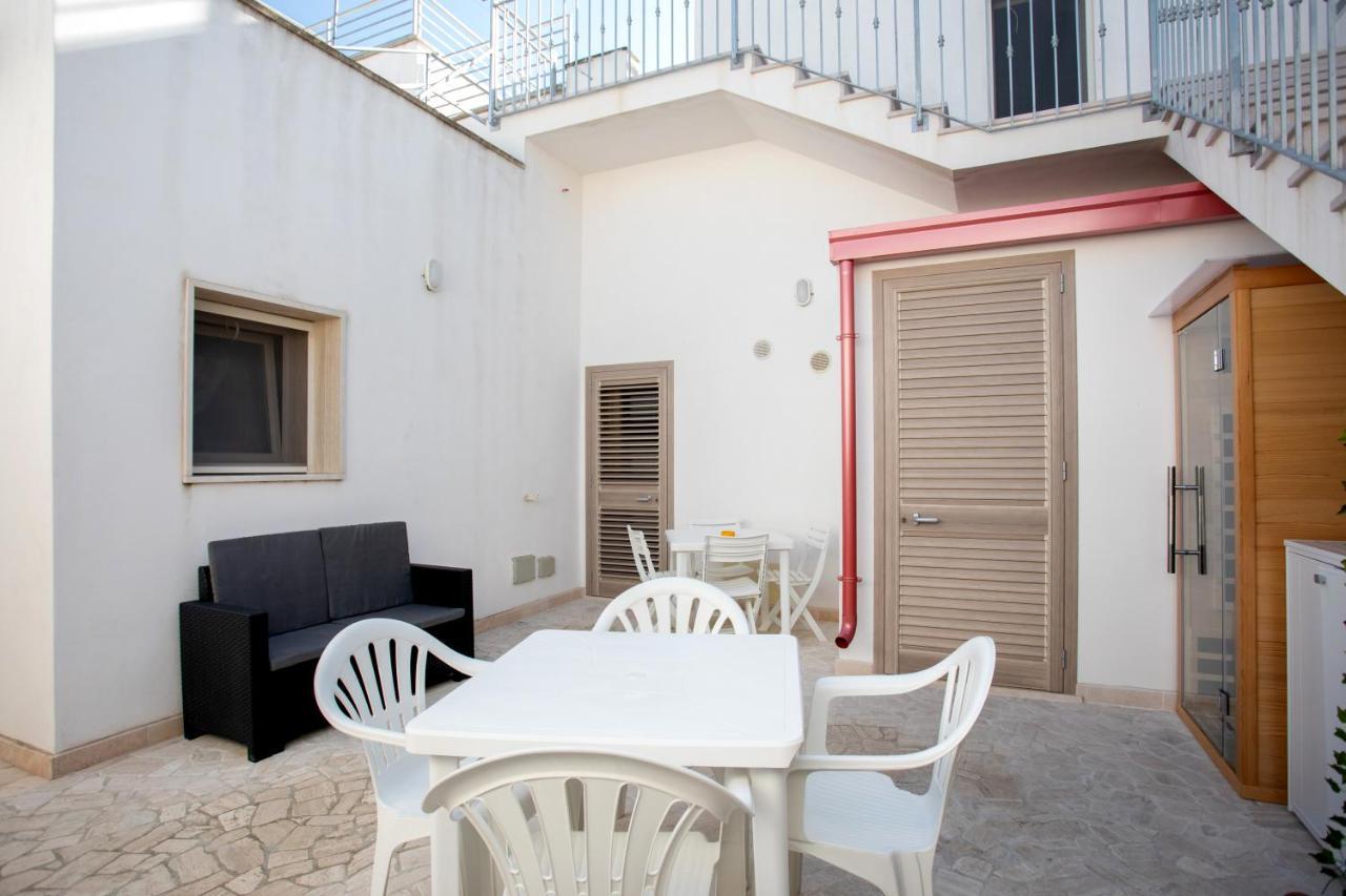 Bed&Dreams In Salento Bilocale Con Vasca Idromassaggio Vila Guagnano Exterior foto